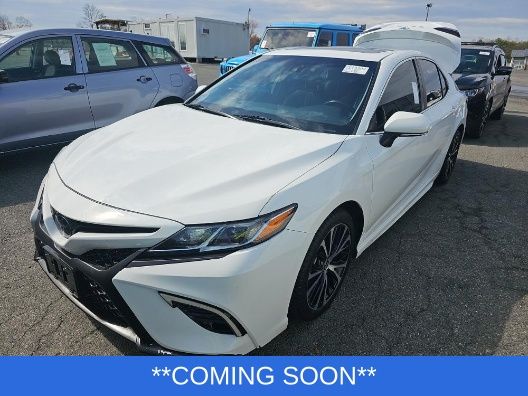 White 2020 Toyota Camry SE FWD Sedan Front-Wheel Drive 8-Speed Automatic