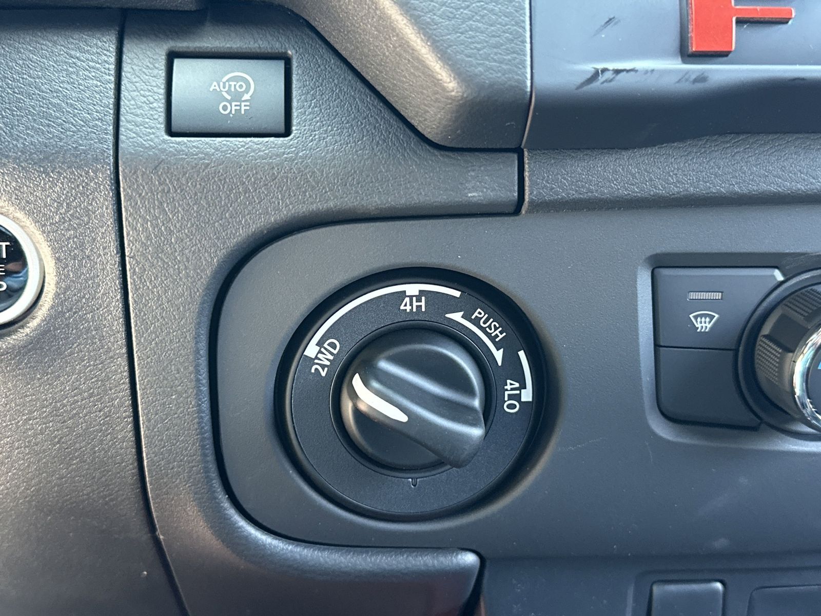 2025 Nissan Frontier PRO-4X photo 7