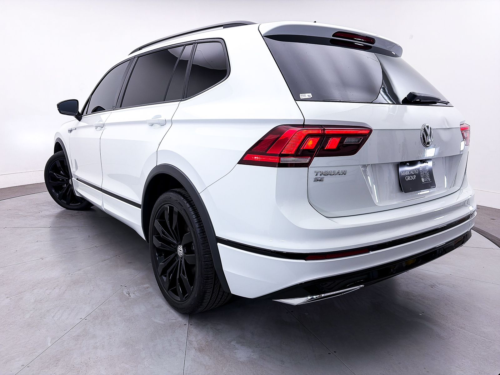 2021 Volkswagen Tiguan 2.0T SE R-Line Black