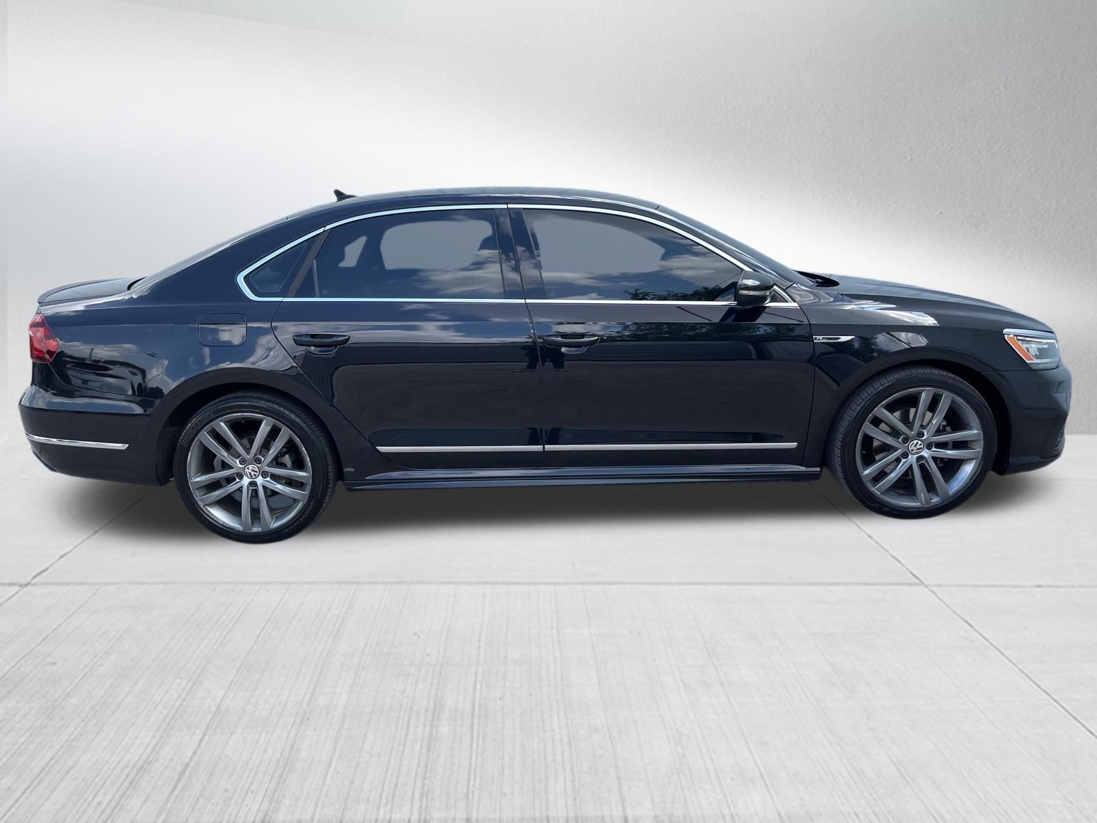 Used Car 2017 Volkswagen Passat  1.8t R-line For Sale Under $15,000 In Austin, Texas