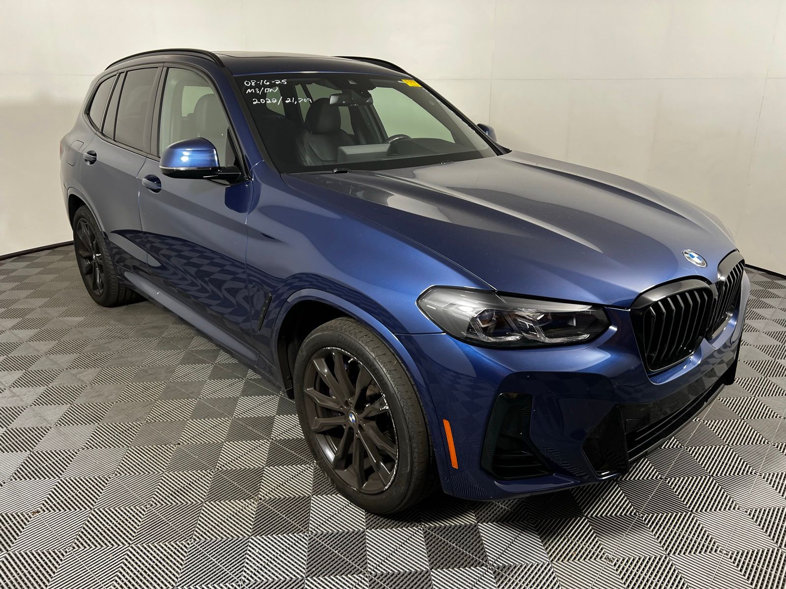 Thumbnail: 2023 BMW X3 - 3
