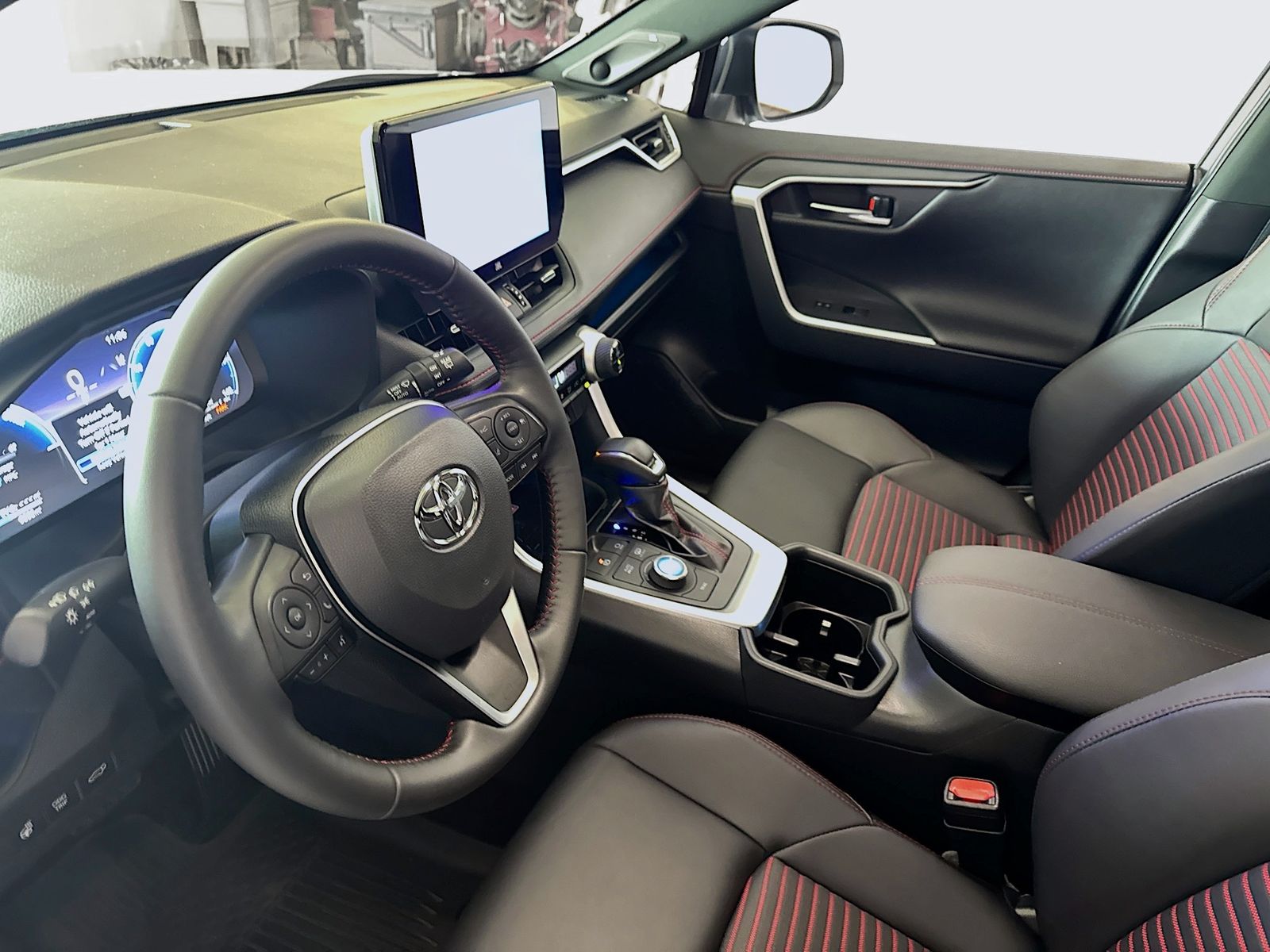 View vehicle photo 7