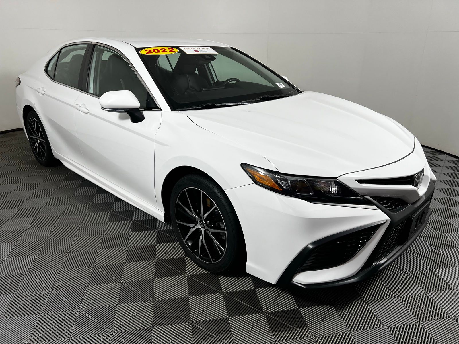 2023 Toyota Camry SE 3