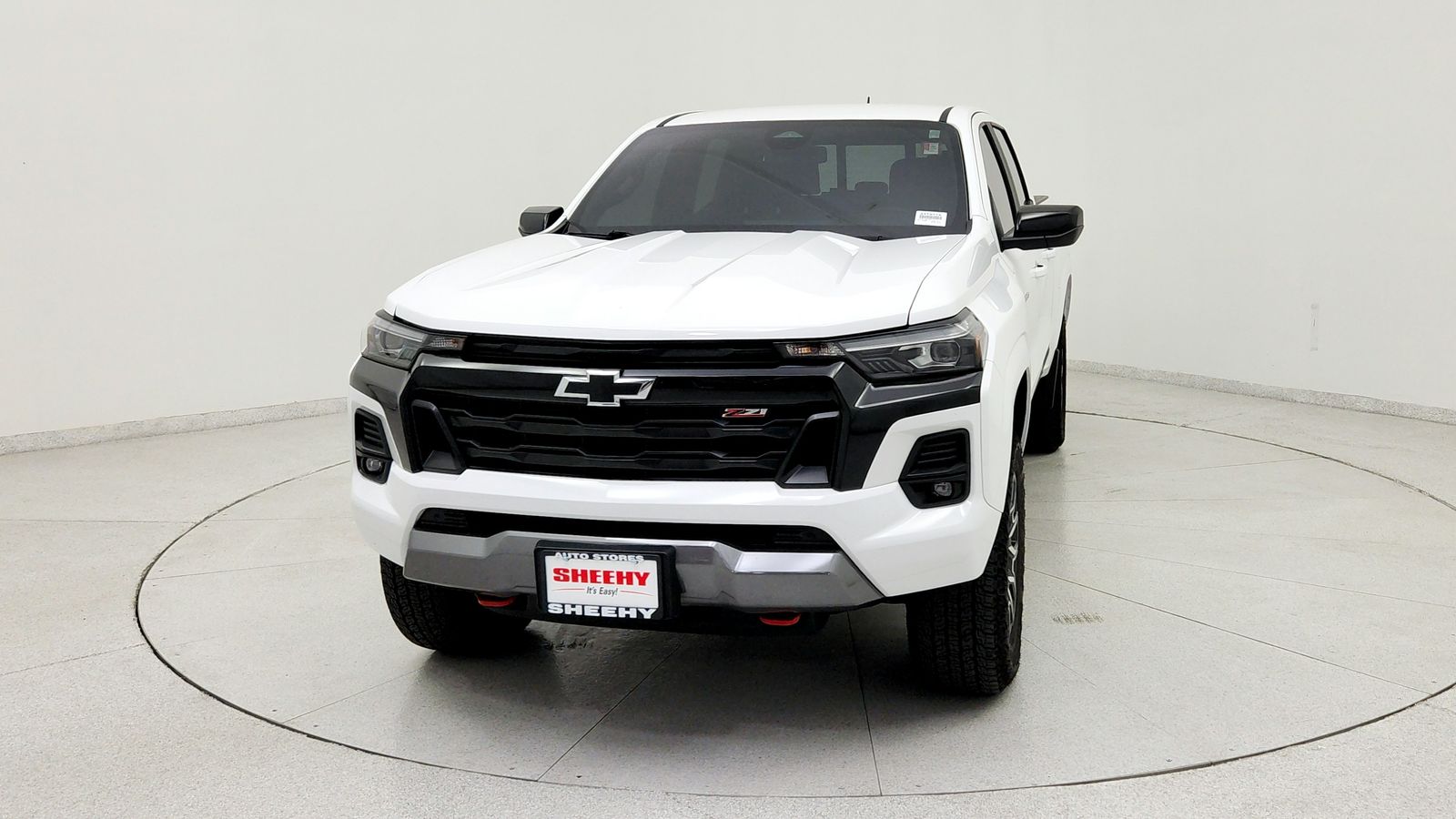 Used 2024 White Chevrolet Z71 image 2