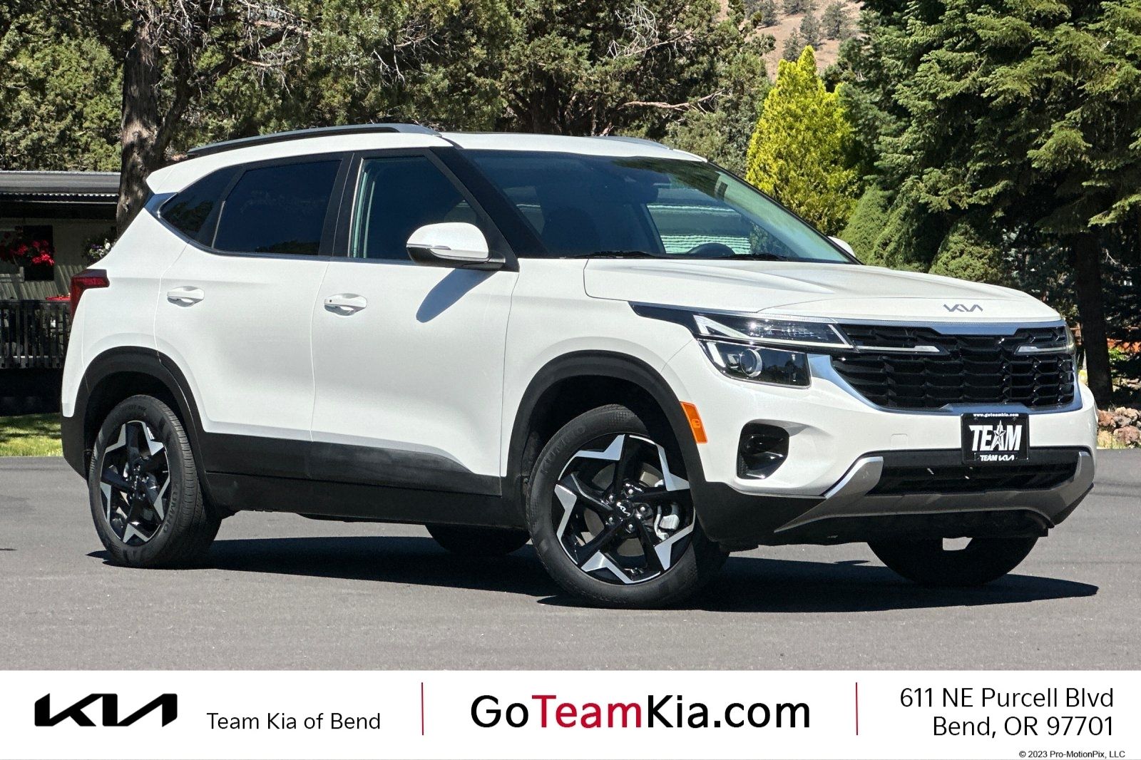Snow White Pearl 2024 Kia Seltos SUV / Crossover All-Wheel Drive Continuously Variable Transmission