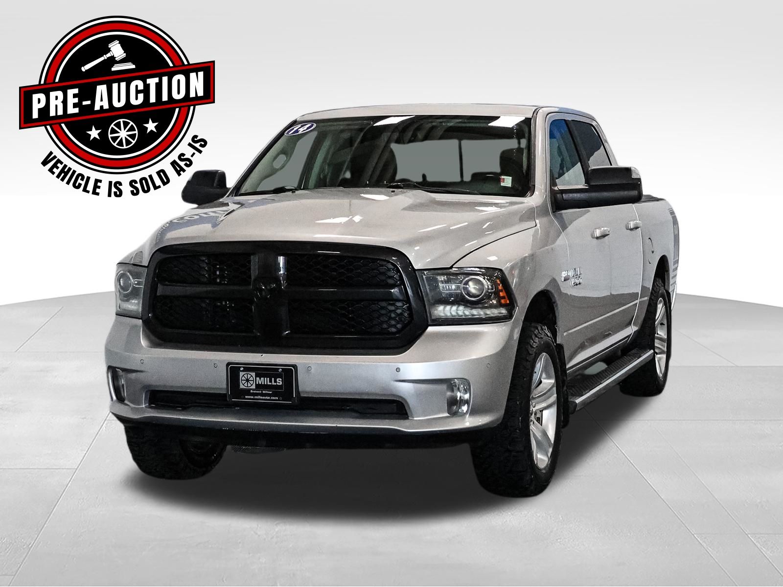 Bright Silver Metallic Clearcoat 2014 RAM 1500 Pickup Truck Four-Wheel Drive 8-Speed Automatic