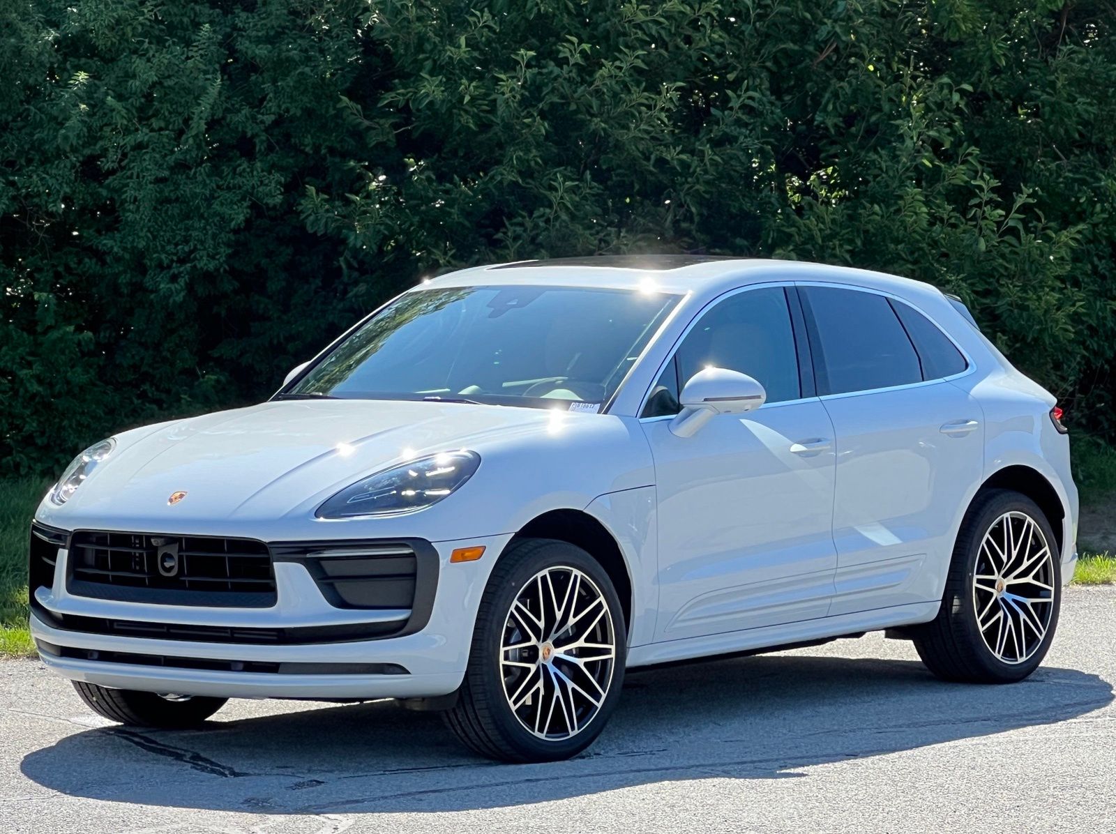 Carrara White Metallic 2026 Porsche Macan SUV / Crossover  7-Speed Automatic