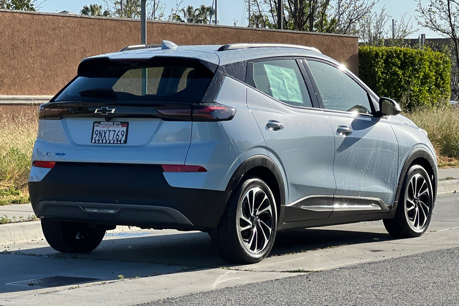 View vehicle photo 4