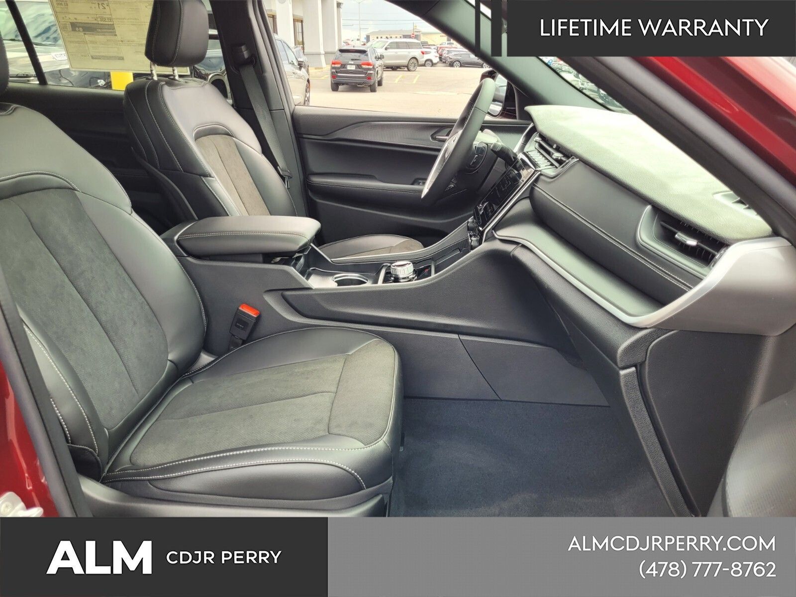 New 2025 Velvet Red Pearl-Coat Exterior Paint Jeep Altitude X image 17