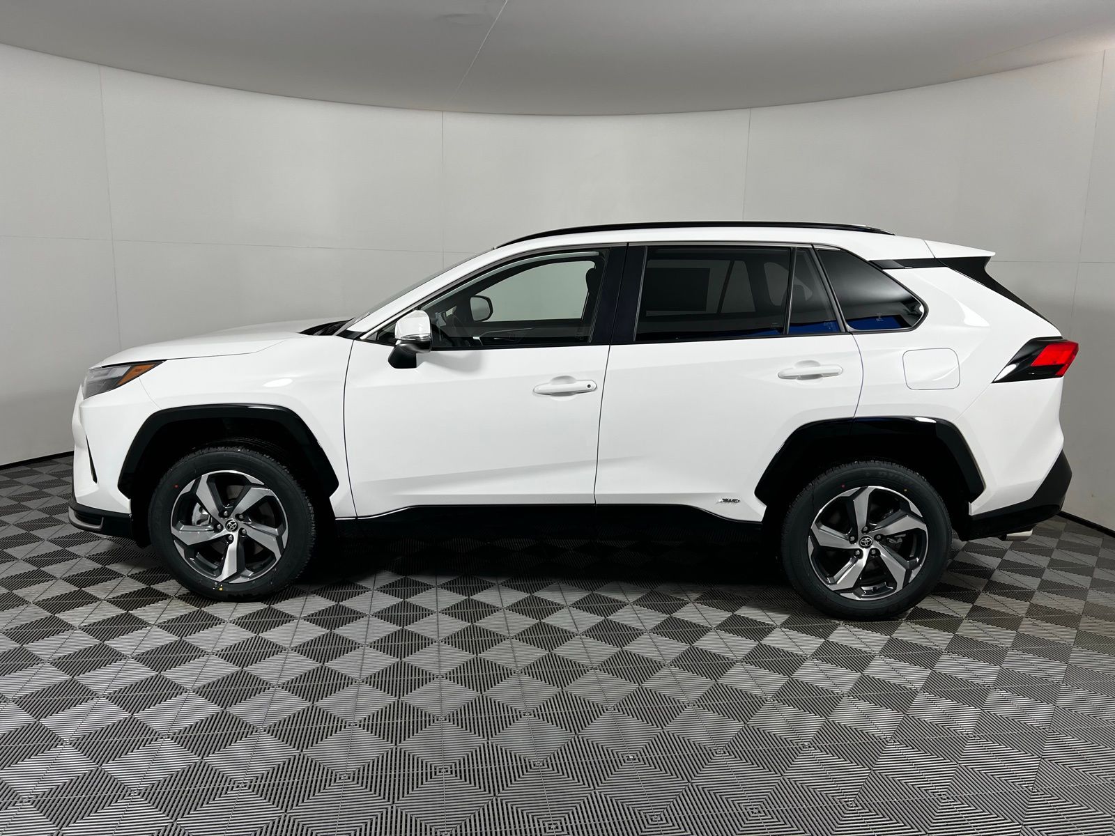 Thumbnail: 2025 Toyota RAV4 - 8