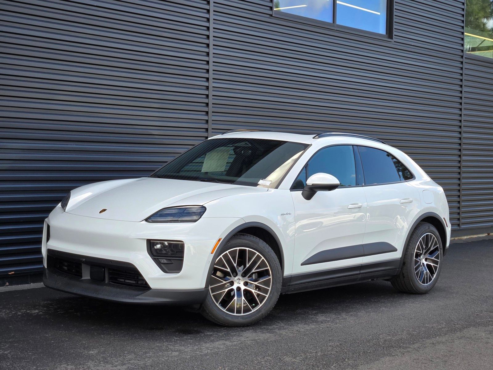 2026 Porsche Macan Electric Base — full photo 1 of 27