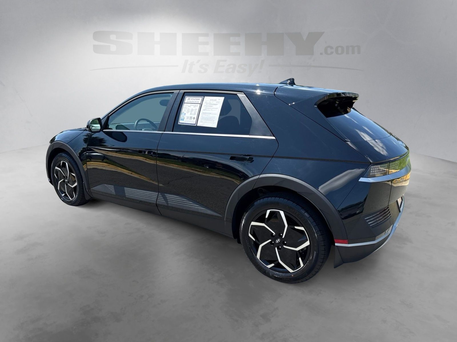 Used 2024 Black Hyundai SEL image 16