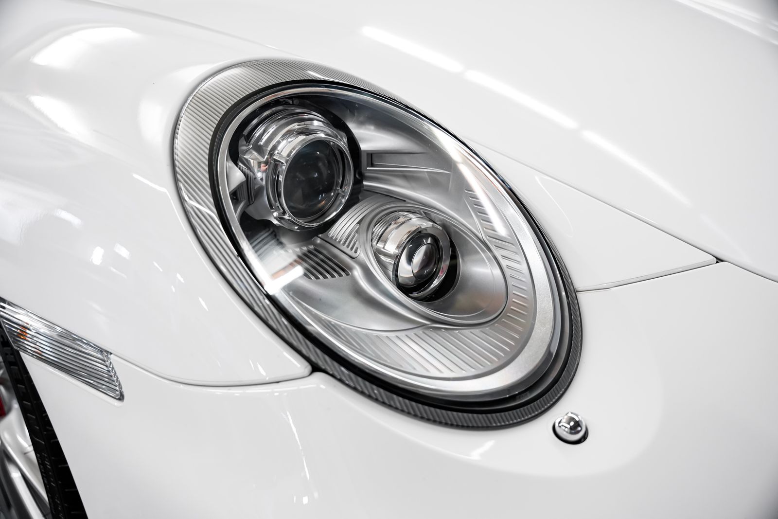2010 Porsche 911 GT3 — photo 37