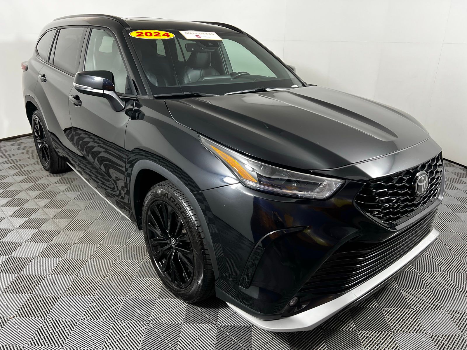 Thumbnail: 2024 Toyota Highlander - 3