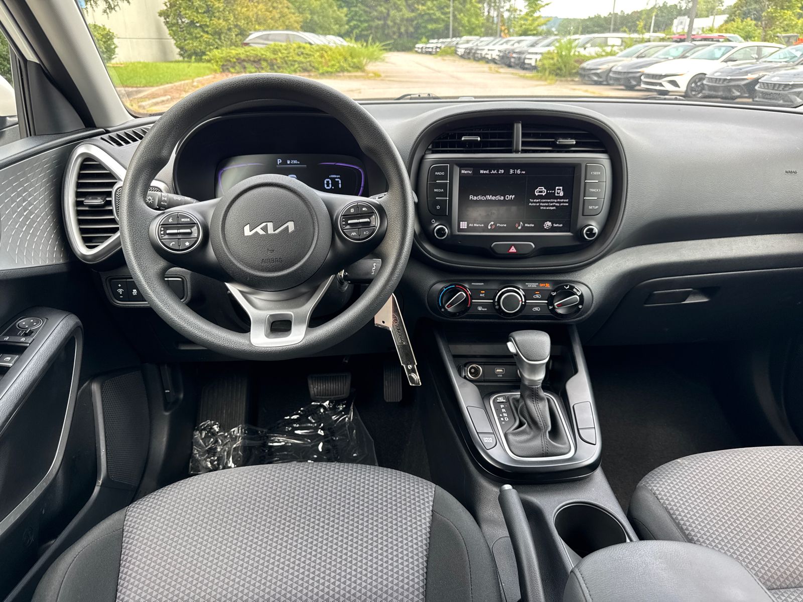 Used 2025 White Kia LX image 22