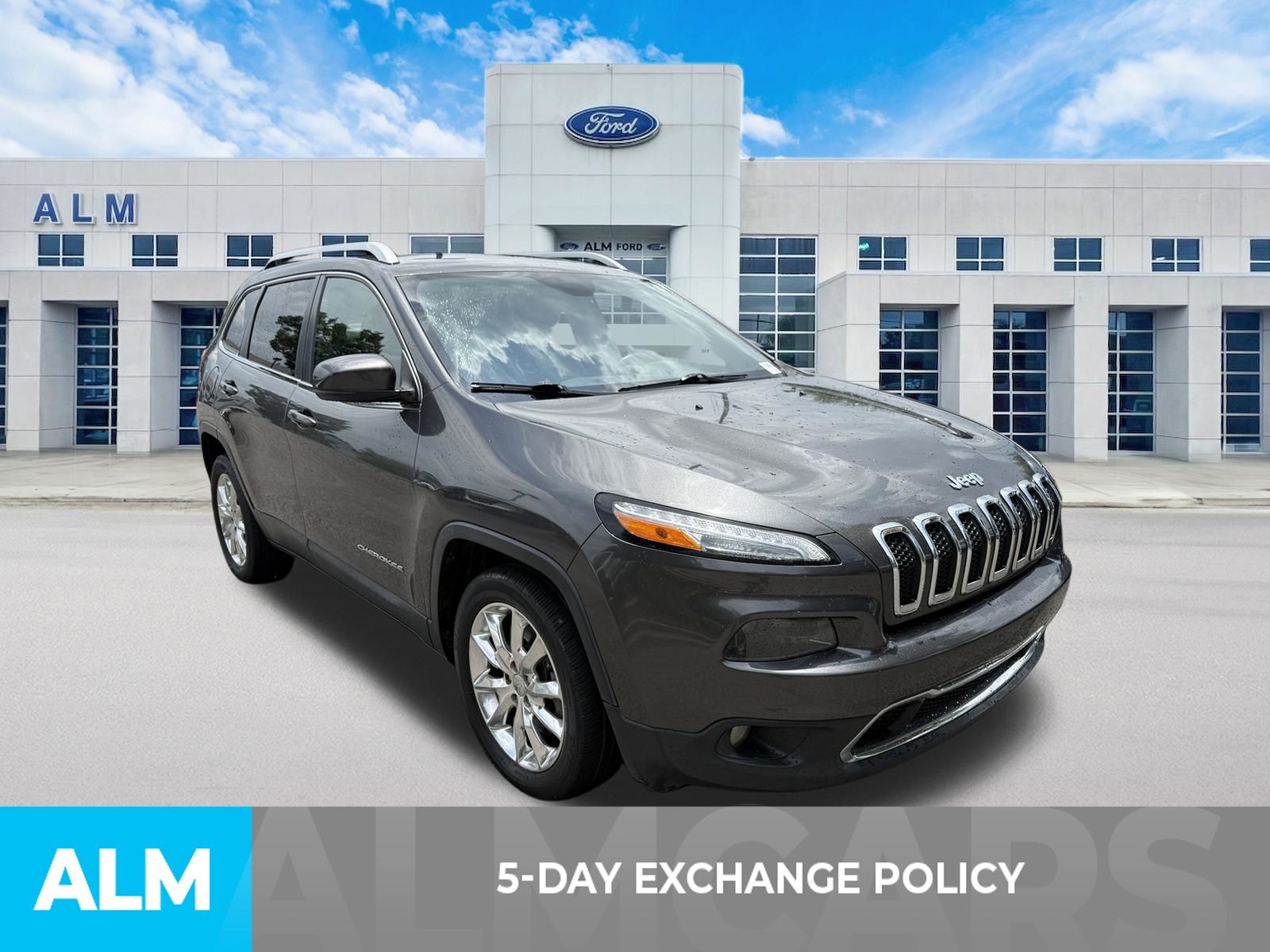 Used 2014 Gray Jeep Limited image 3