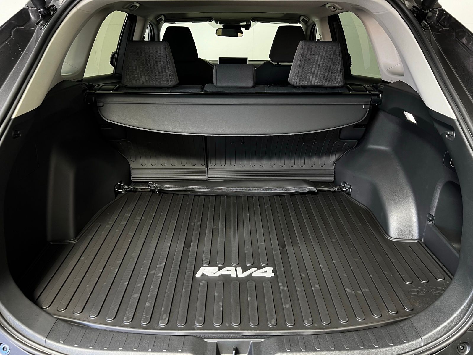 Thumbnail: 2025 Toyota RAV4 - 22