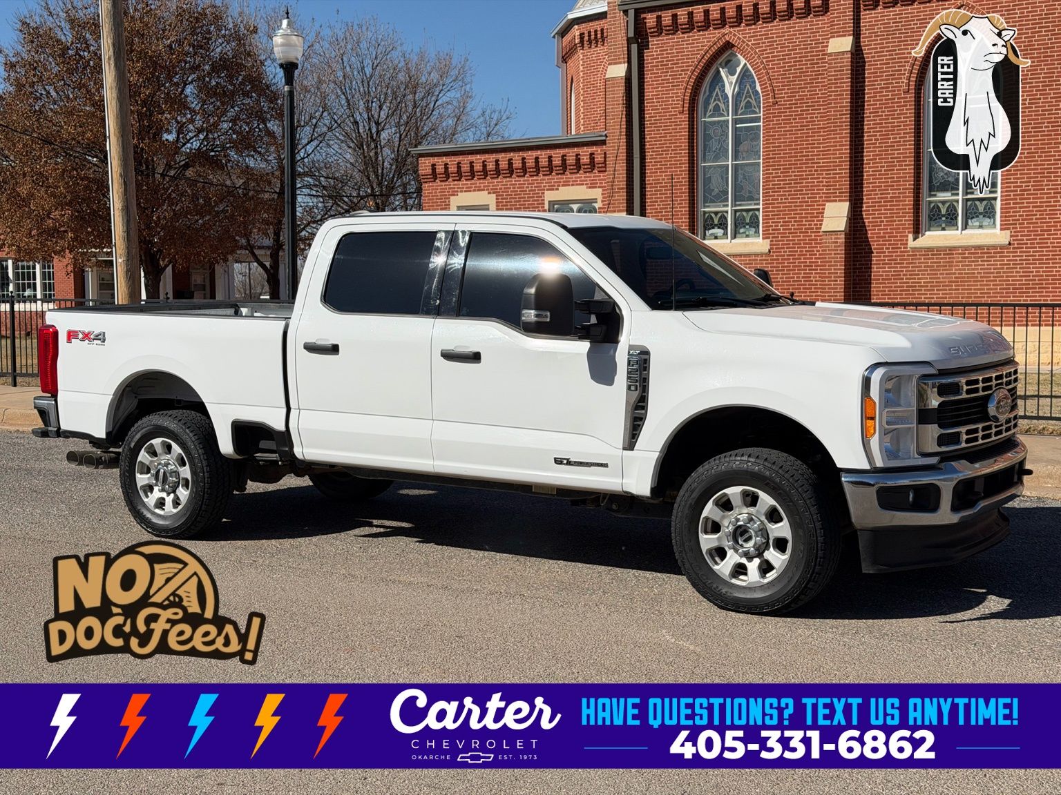 Oxford White 2023 Ford F-250 Super Duty XLT Crew Cab 4WD Pickup Truck Four-Wheel Drive Automatic