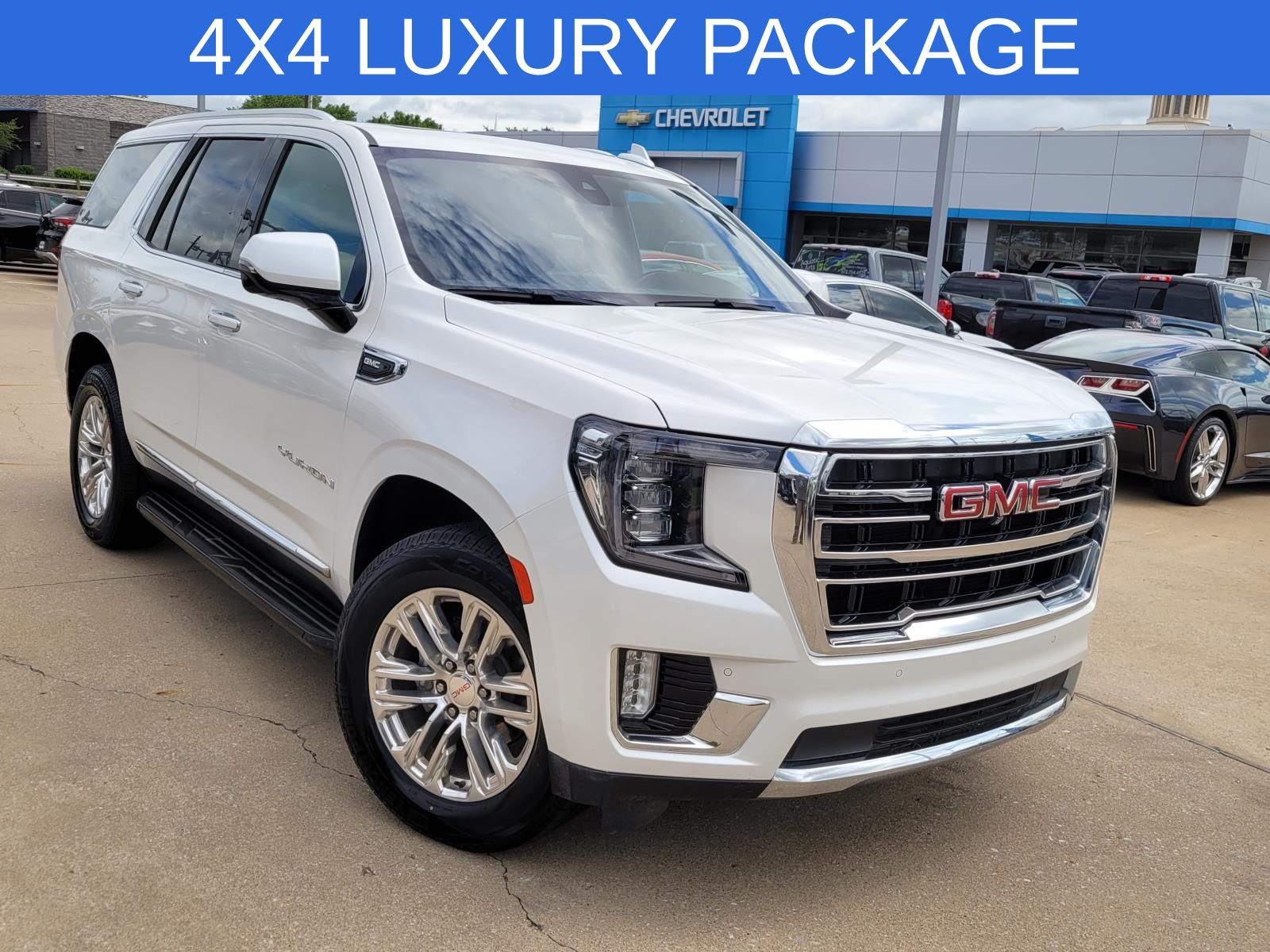 White Frost Tricoat 2021 GMC Yukon SLT 4WD SUV / Crossover Four-Wheel Drive 