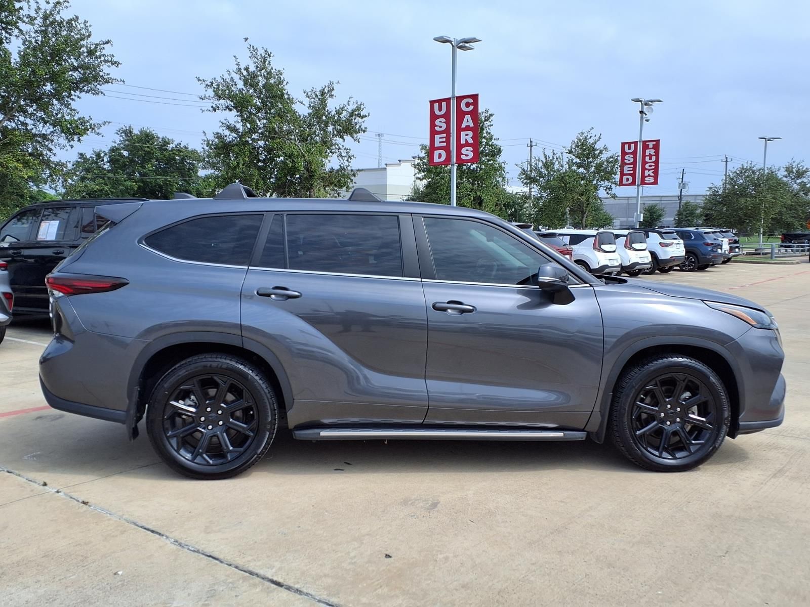2024 Toyota Highlander LE - 3