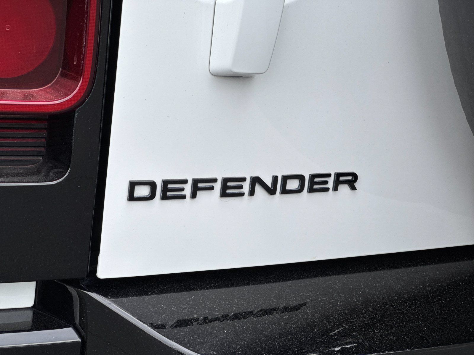 2024 Land Rover Defender X-Dynamic SE - Photo 27