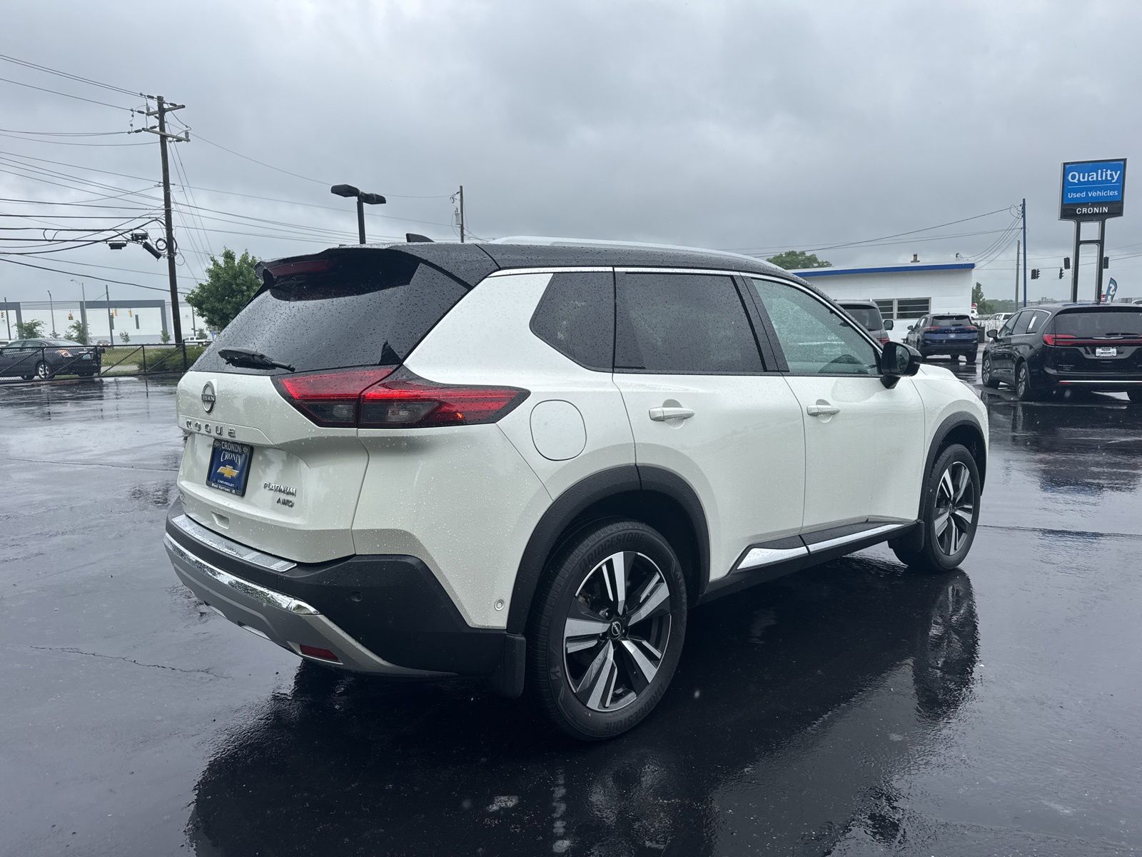 View vehicle photo 4