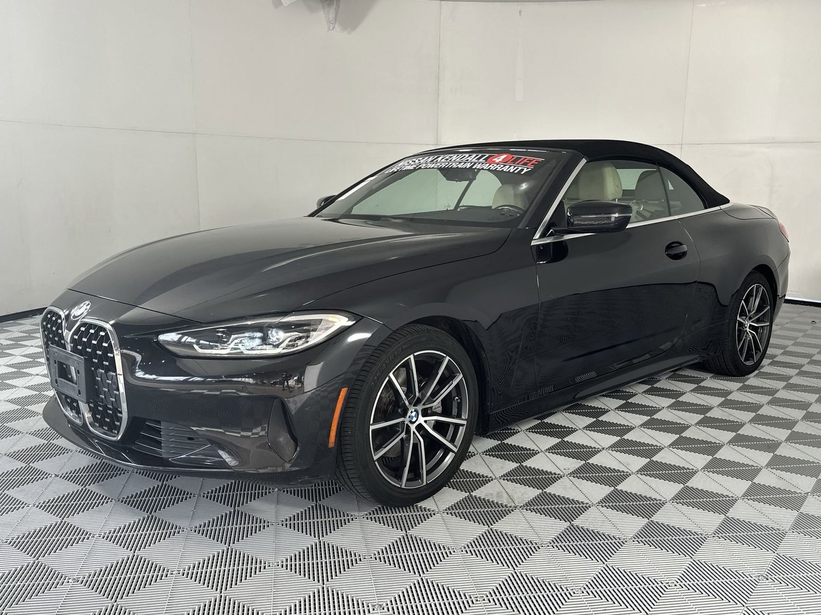 View vehicle photo 4