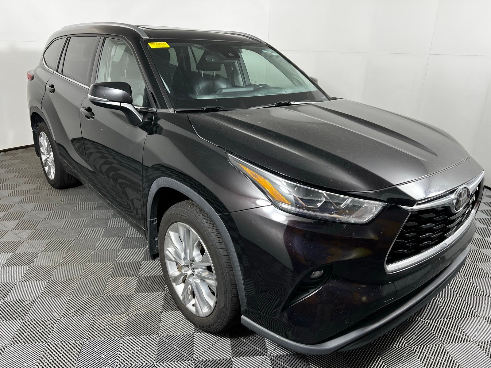 Thumbnail: 2020 Toyota Highlander - 3