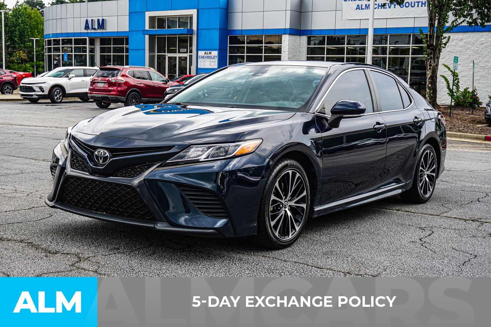 Used 2019 Blue Toyota SE image 4