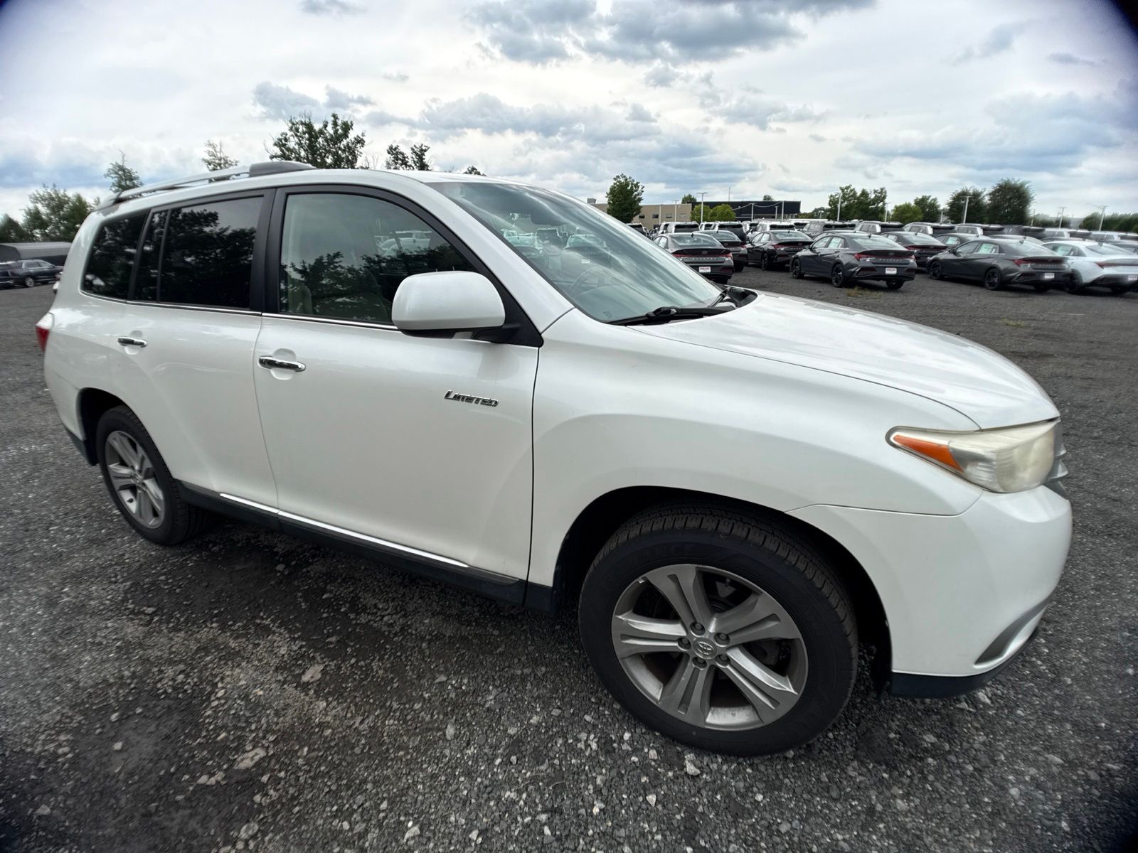 White (Blizzard Pearl) 2013 Toyota Highlander SUV / Crossover All-Wheel Drive 5-Speed Automatic Overdrive