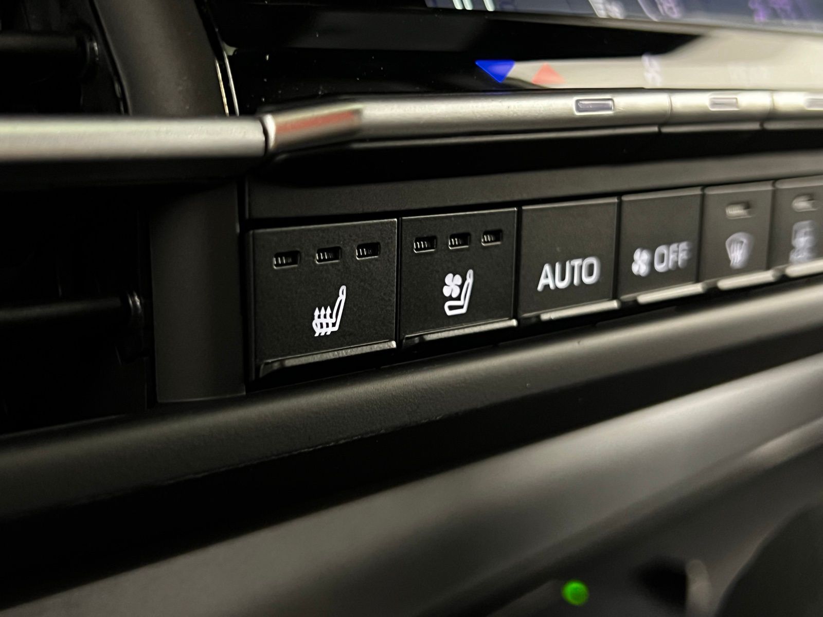 2025 Toyota Sienna XSE 17