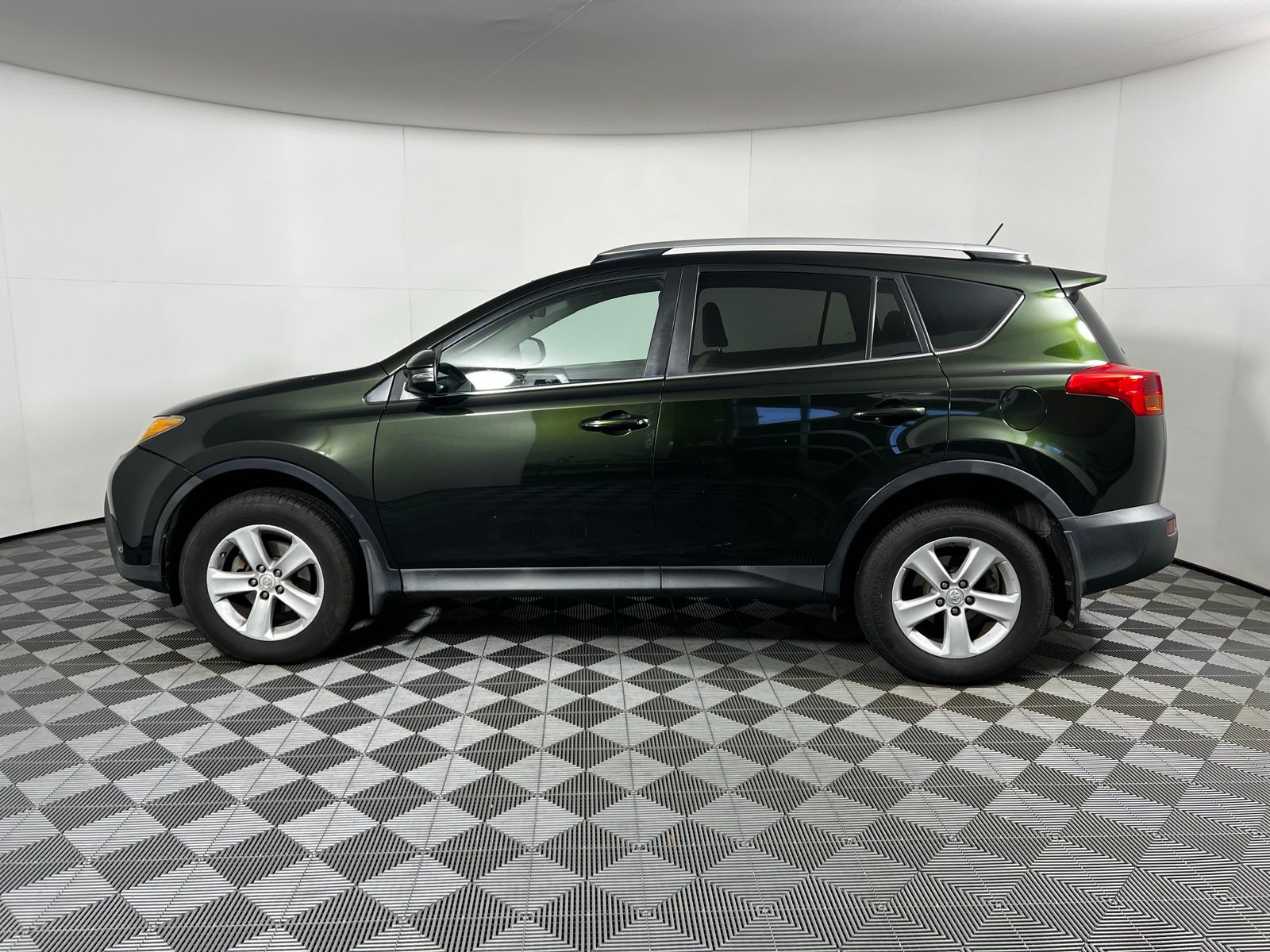 Thumbnail: 2013 Toyota RAV4 - 8