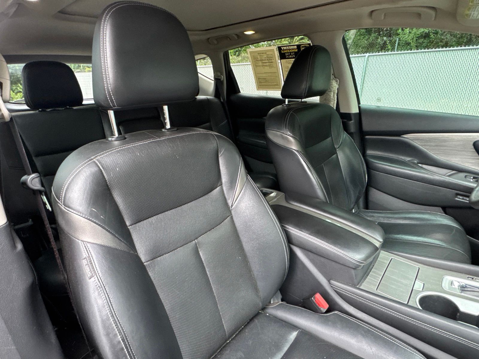 Used 2015 Cayenne Red Nissan SL image 31