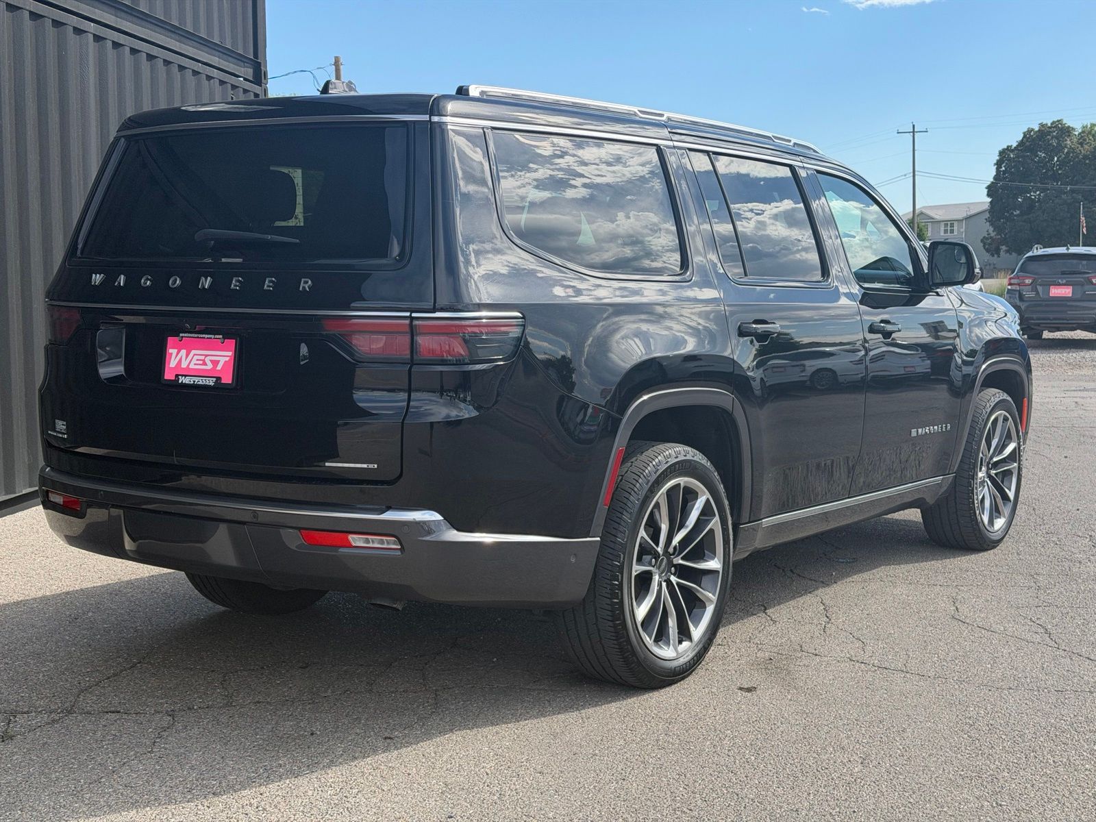 View vehicle photo 4