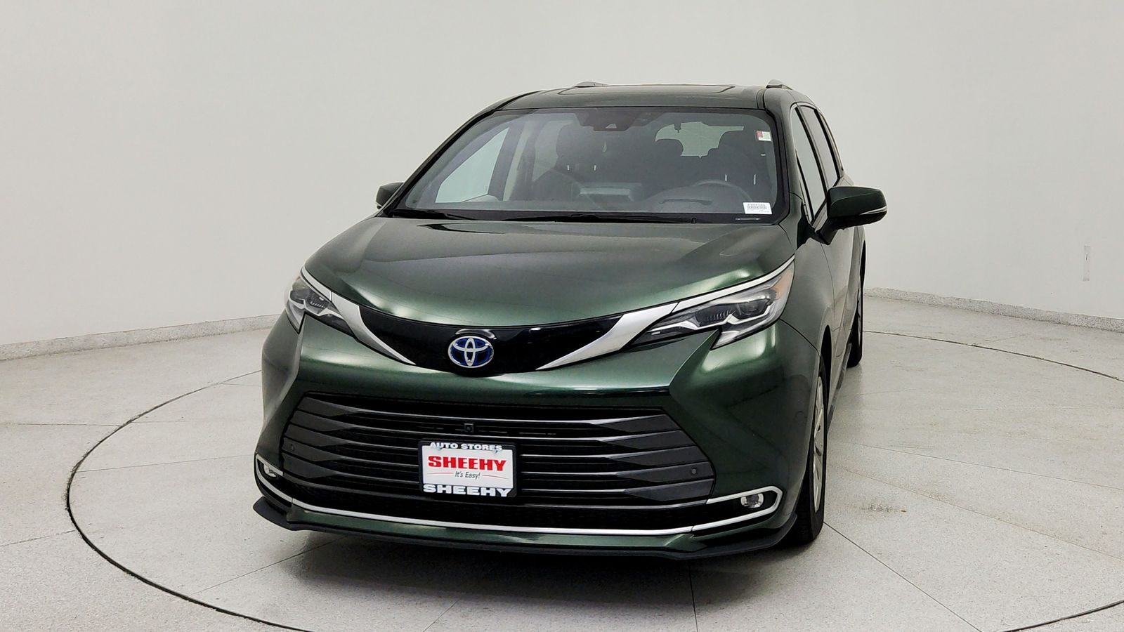 Used 2024  Toyota Platinum image 2