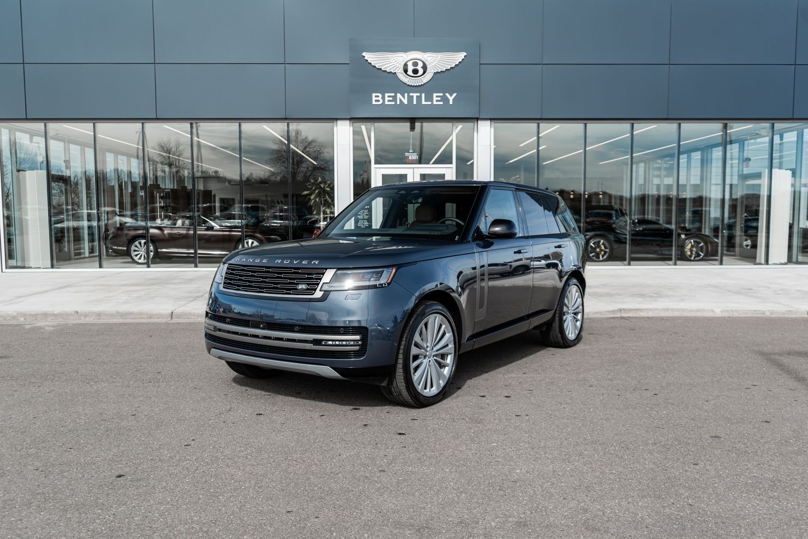 2025 Land Rover Range Rover SE