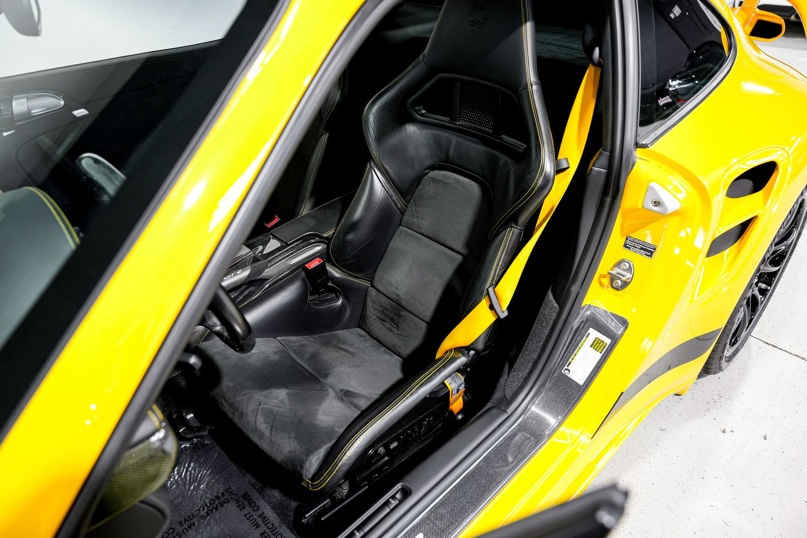2008 Porsche 911 GT2 — photo 16