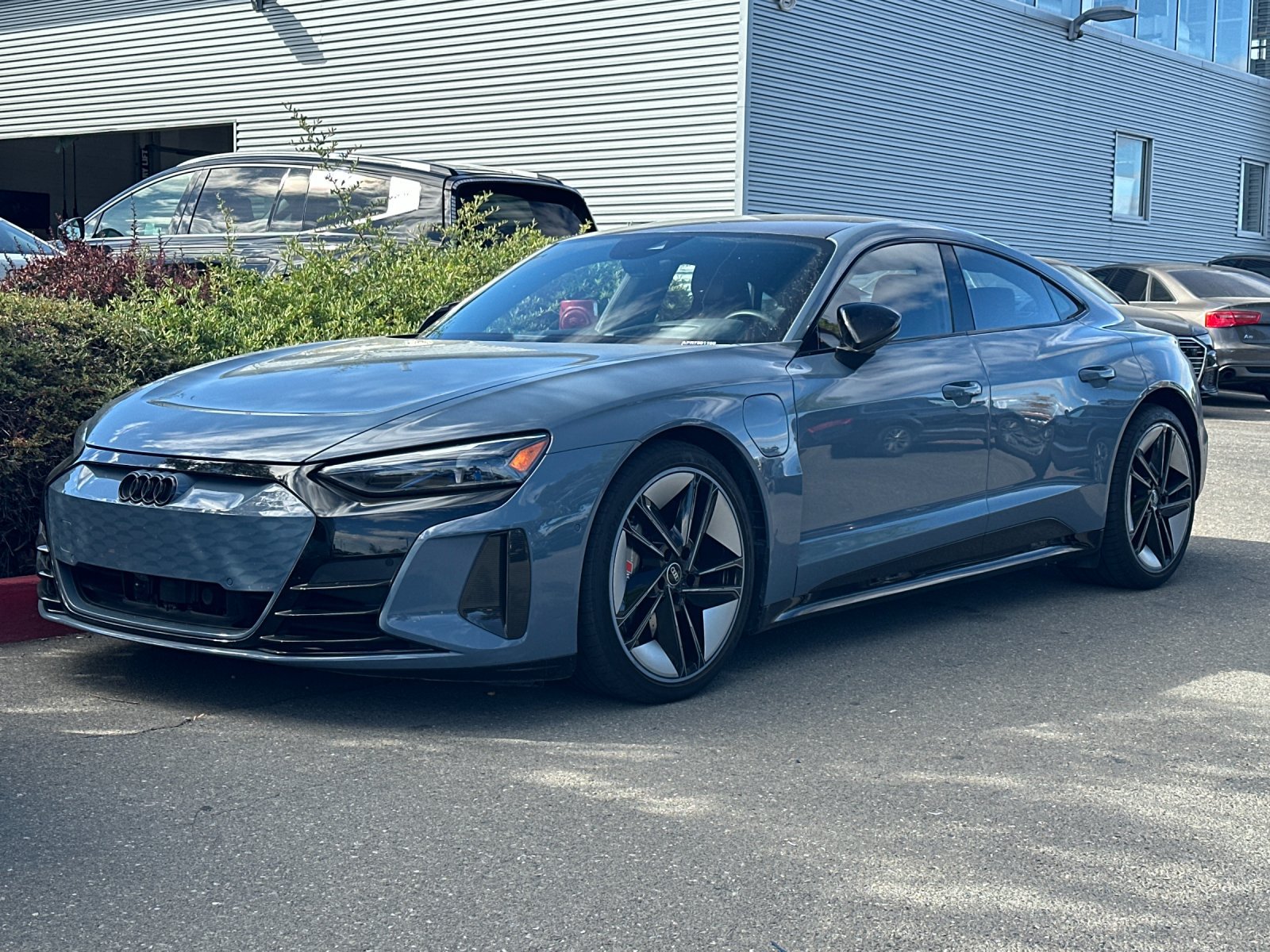 2024 Audi RS e-tron GT Base — full photo 2 of 3
