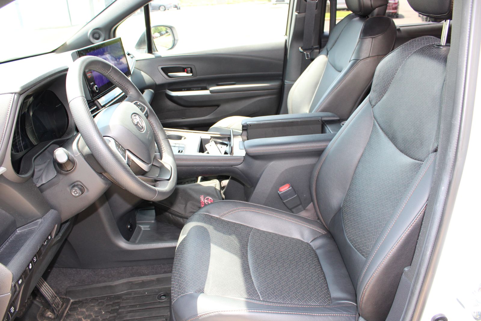 Used 2025 Beige Toyota Platinum image 9