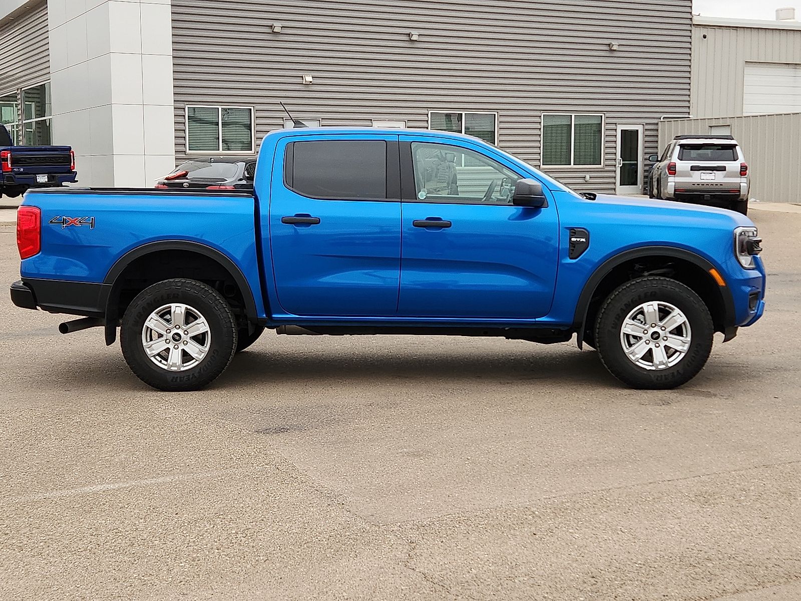 View vehicle photo 5