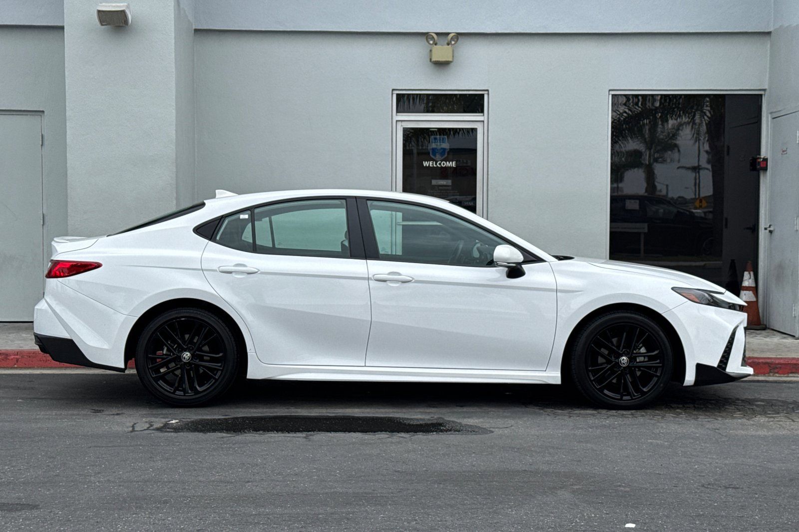 View vehicle photo 3