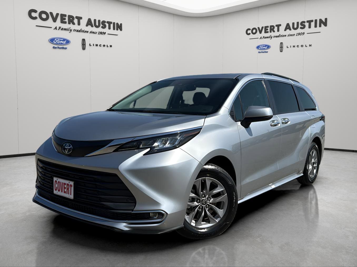 Used Car 2023 Toyota Sienna  Xle For Sale Under $50,000 In Austin, Texas