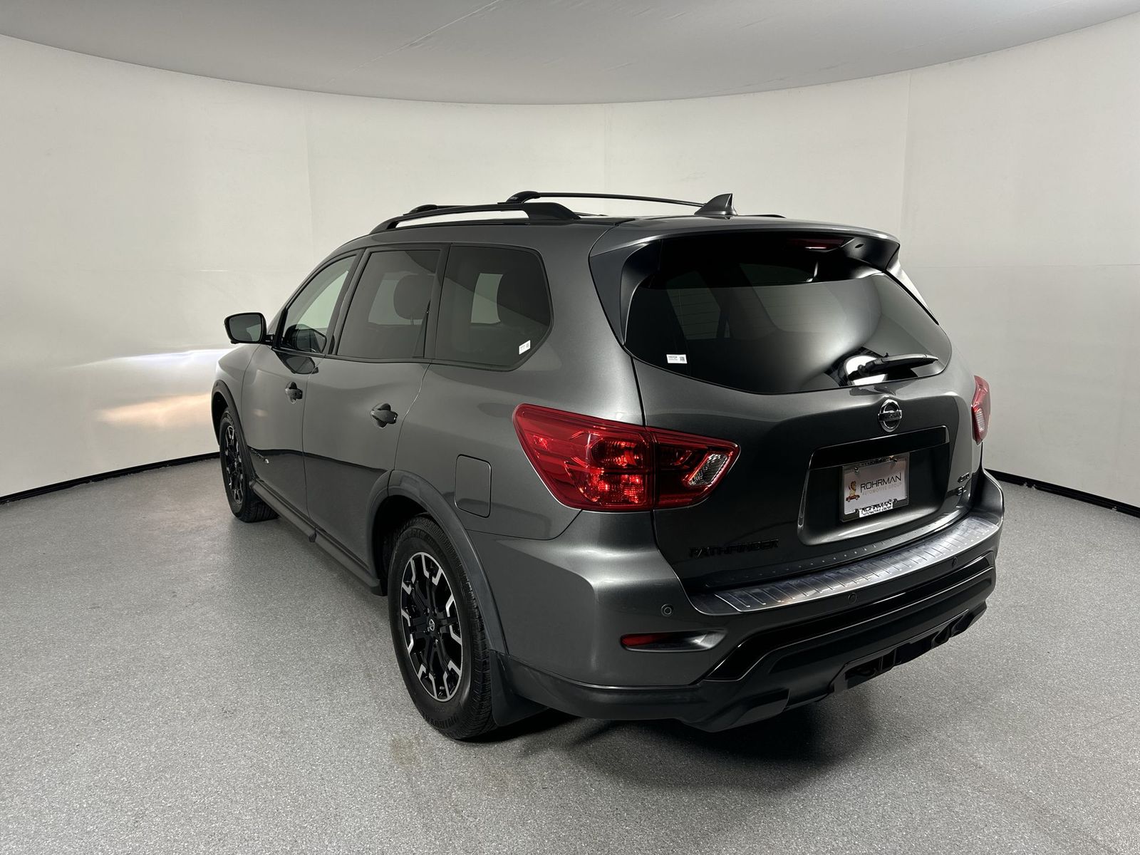 2020 Nissan Pathfinder SL 32