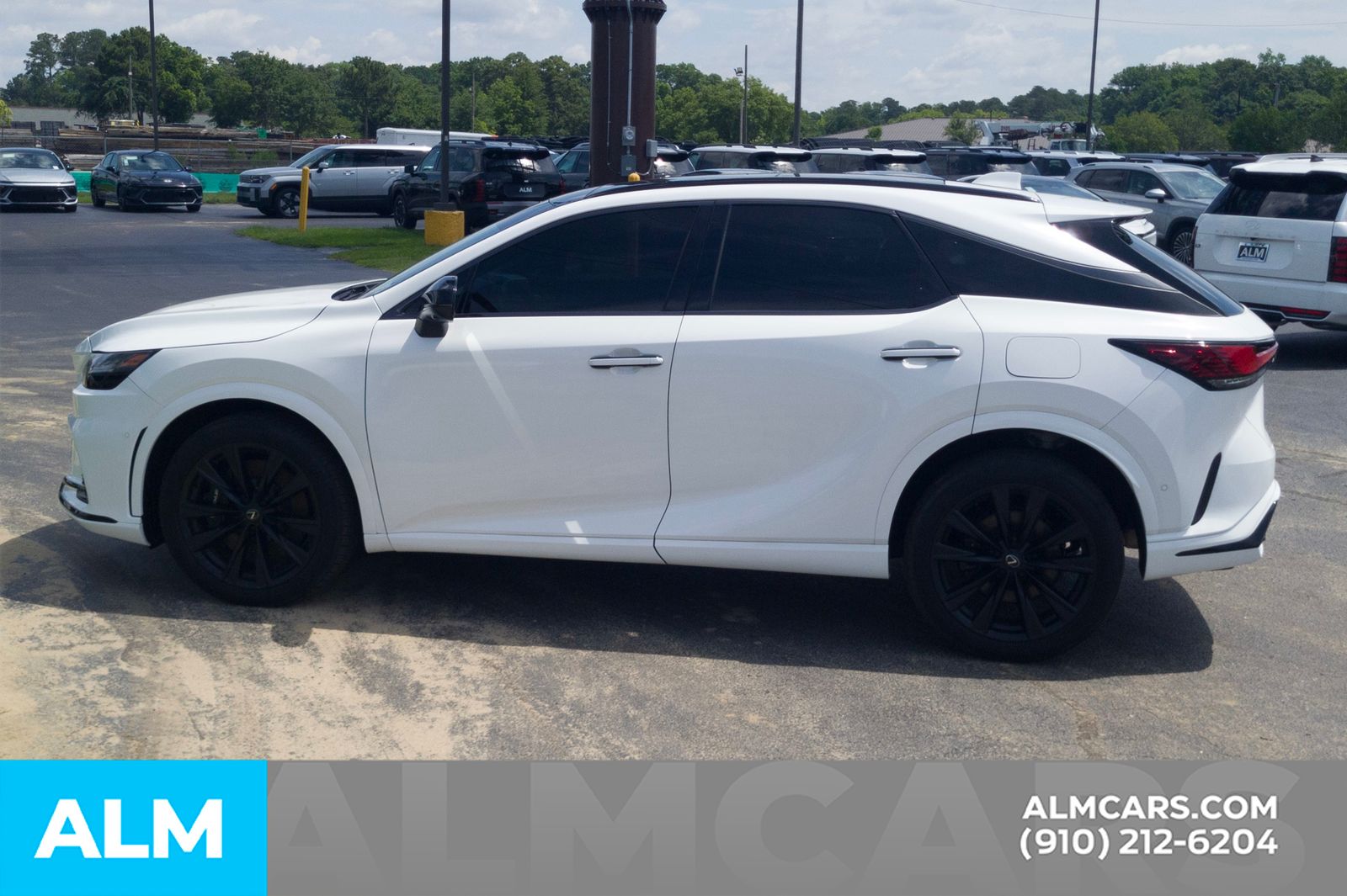 Used 2023 Ultra White Lexus 500h F SPORT Performance image 13