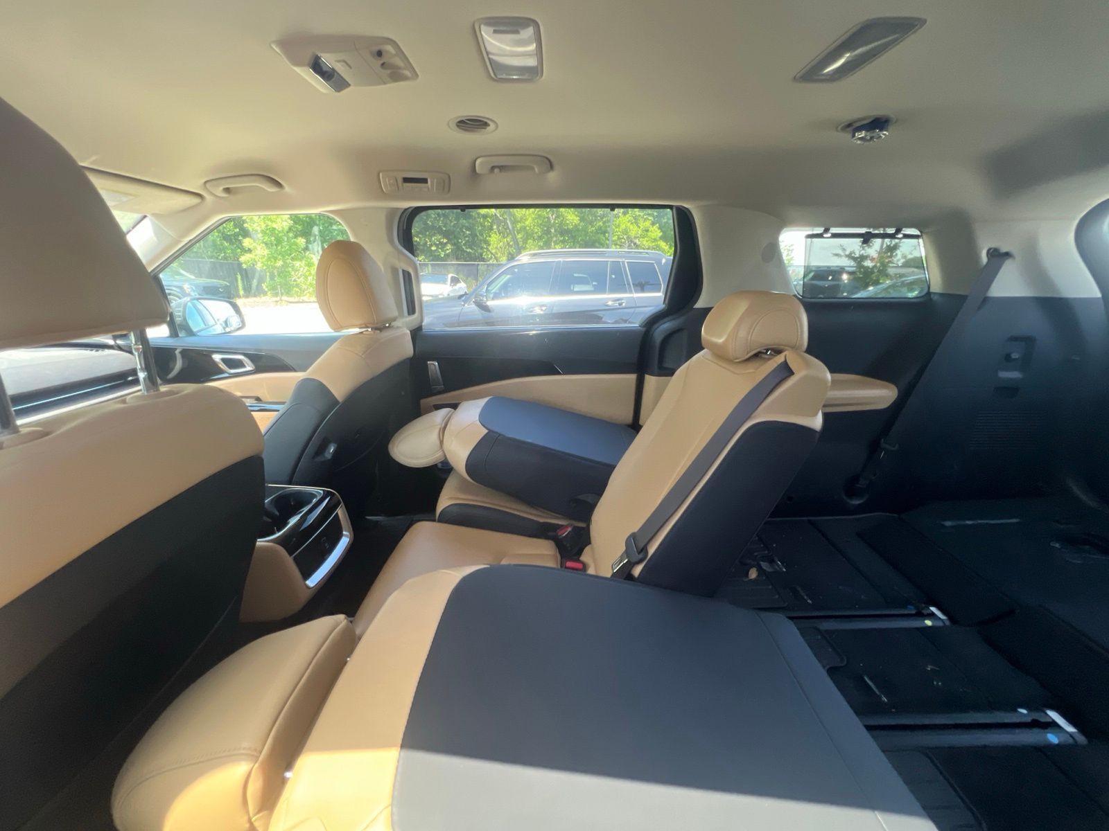 Used 2024 Kia Carnival Van