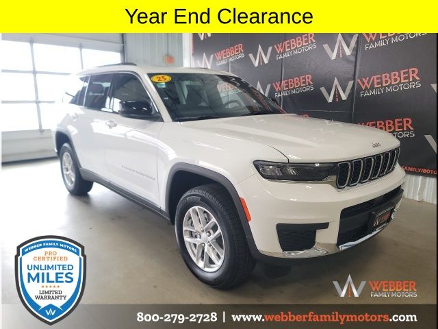 Bright White Clearcoat 2025 Jeep Grand Cherokee L SUV / Crossover Four-Wheel Drive 8-Speed Automatic
