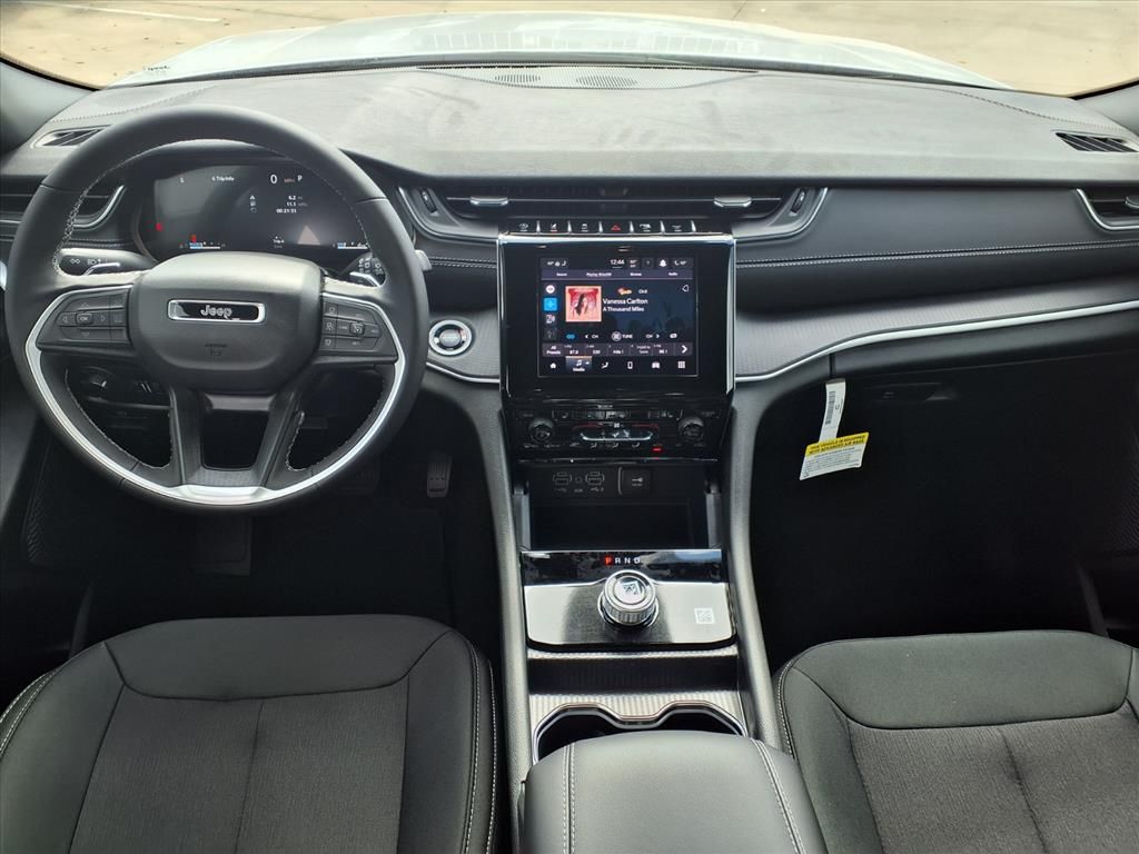 2025 Jeep Grand Cherokee Laredo - 5