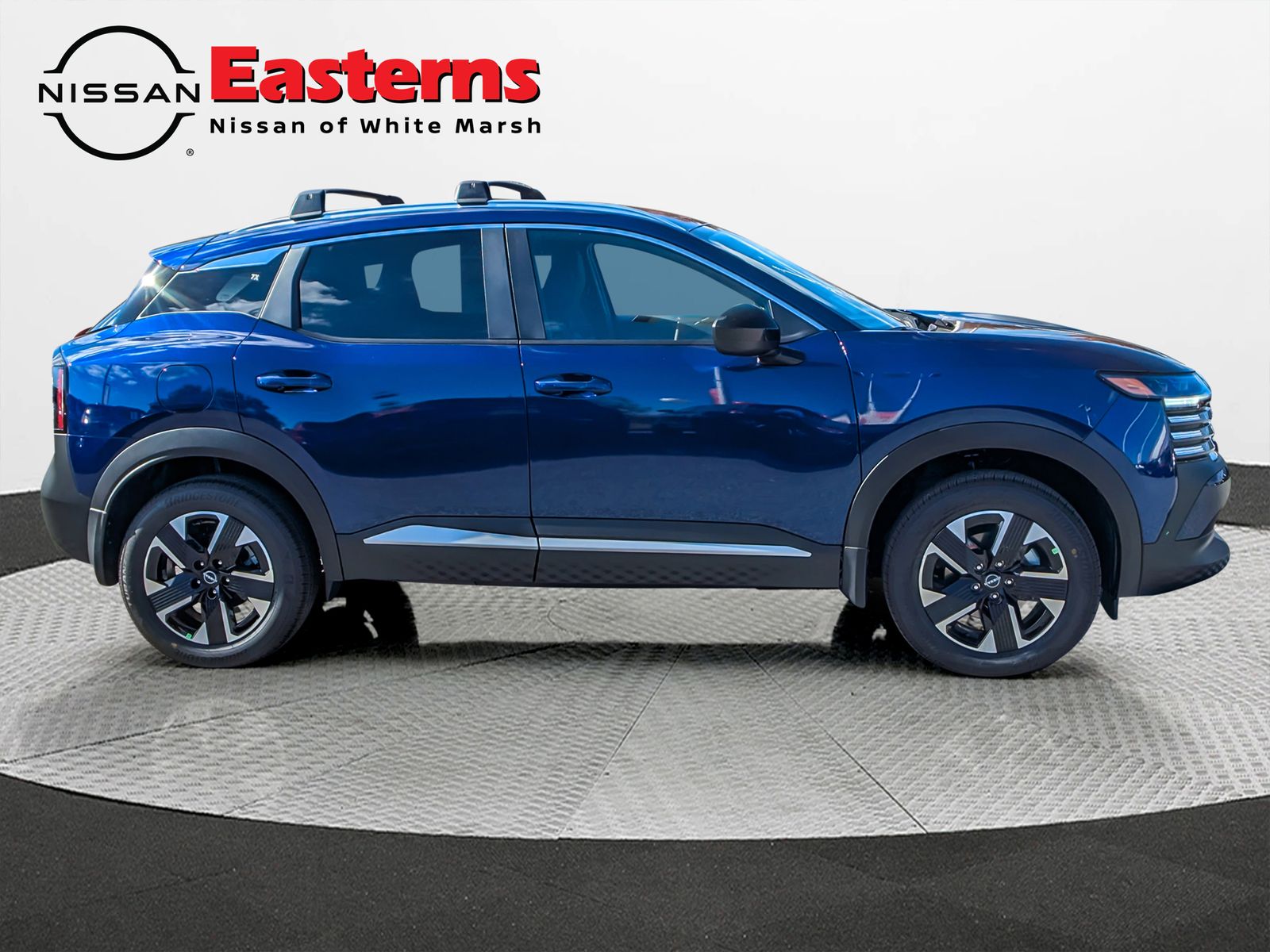 2026 Nissan Kicks SR photo 3