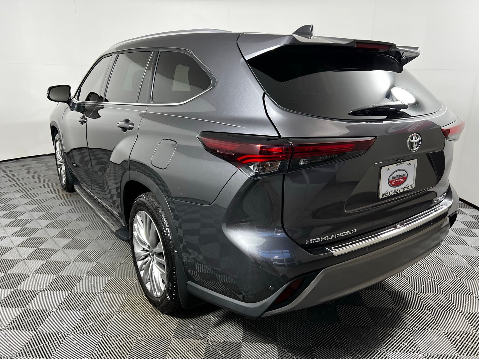 Thumbnail: 2024 Toyota Highlander - 7