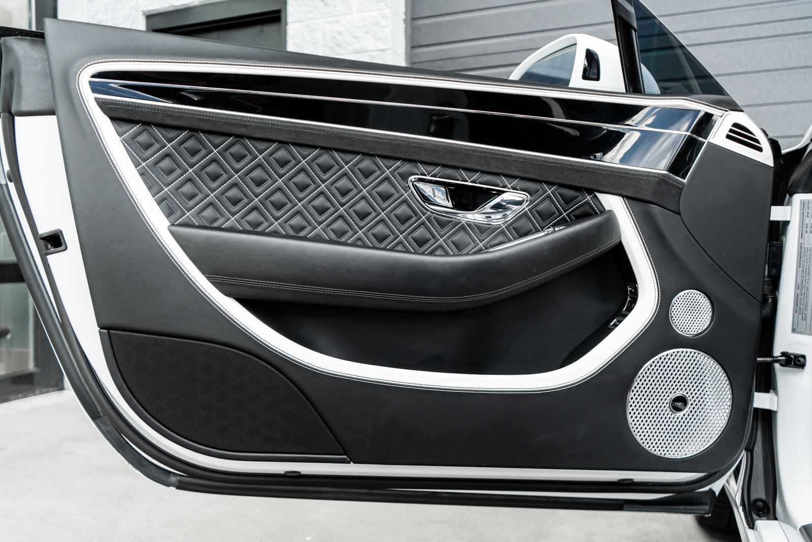 2024 Bentley Continental GTC Mulliner - Photo 24